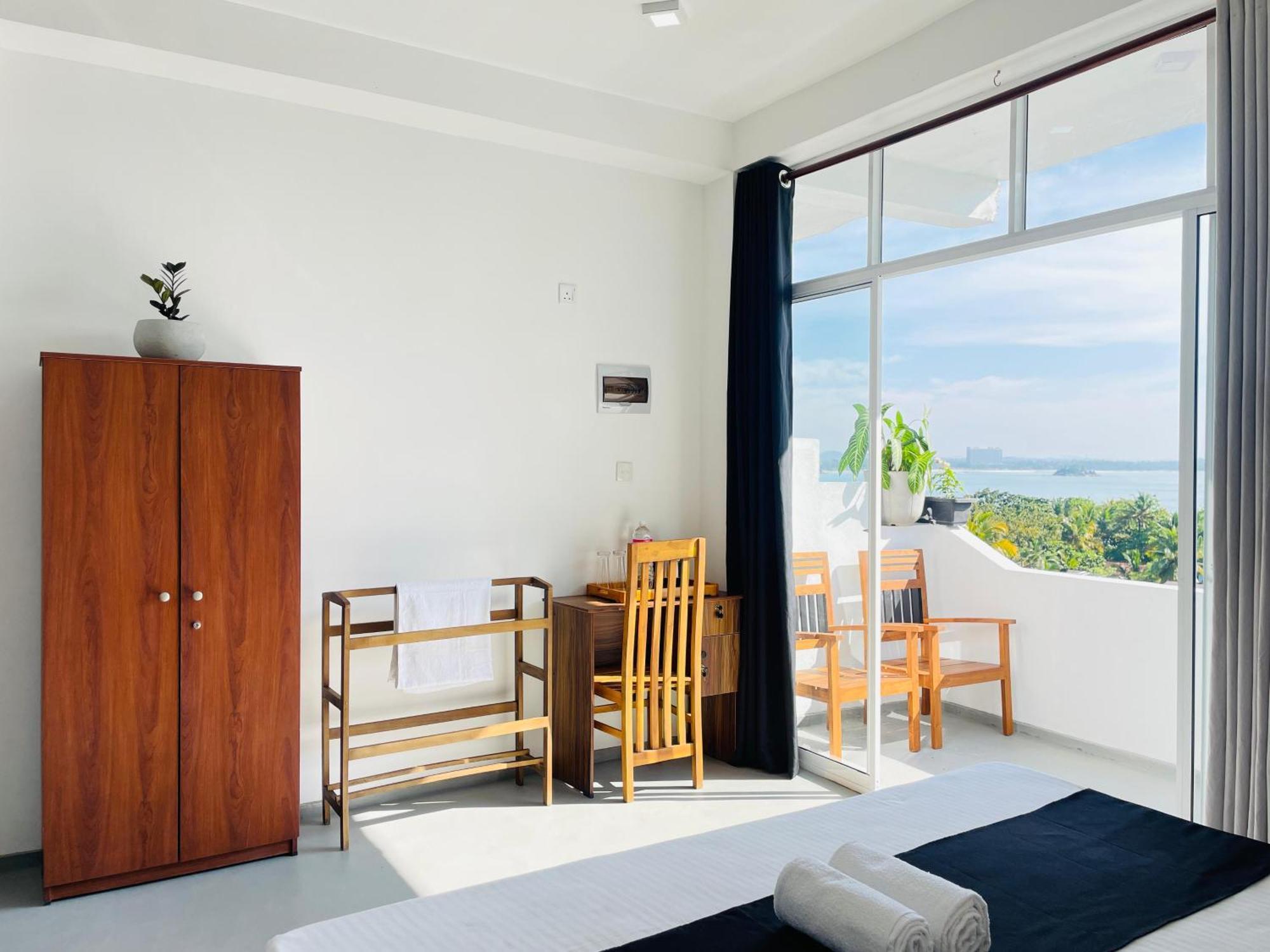 Regal Heights Hotel 韦利格默 外观 照片